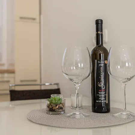 Near The Centre With A Parking Space سبليت